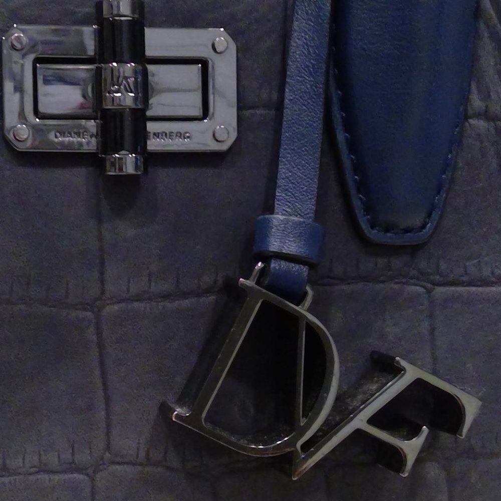 Handbag - Picture 4 of 10